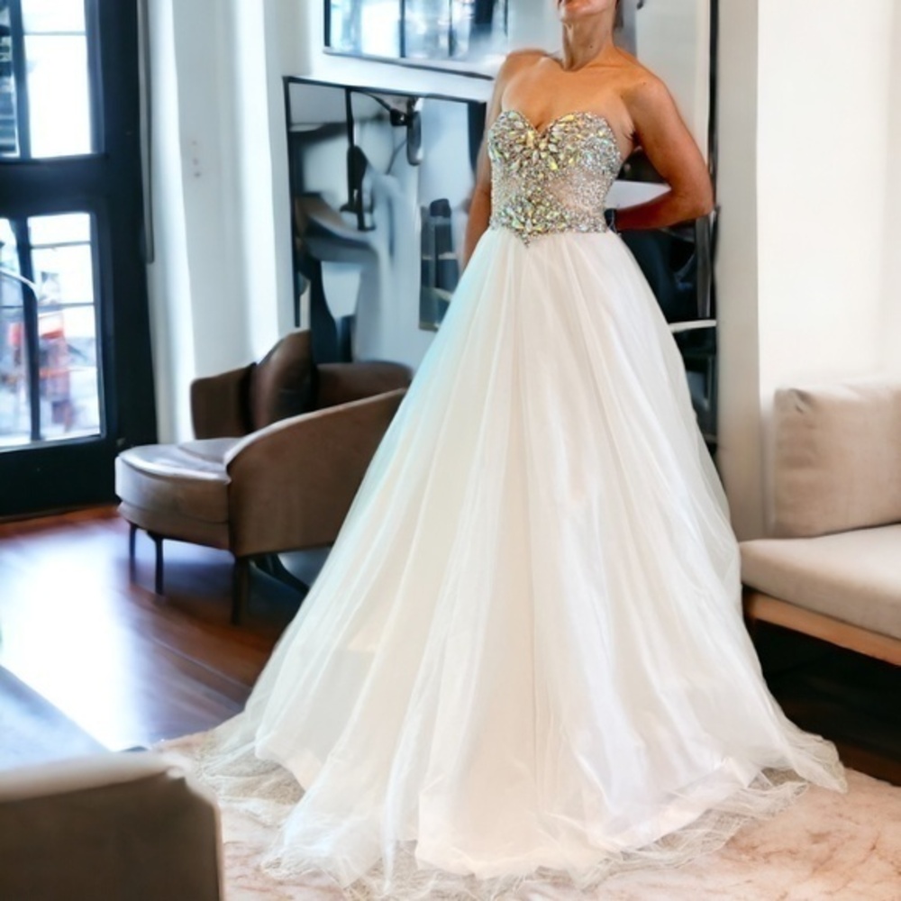 Terani Couture Beaded Tulle Maxi Gown Dress Size 4 White and Beige Nude Color